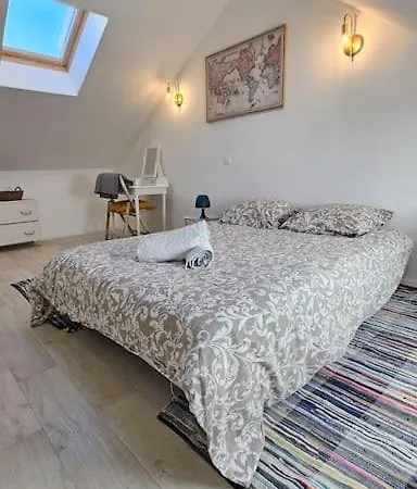 La Grande Ourse #terrasse#vulcania Apartment Saint-Ours (Puy-de-Dome)